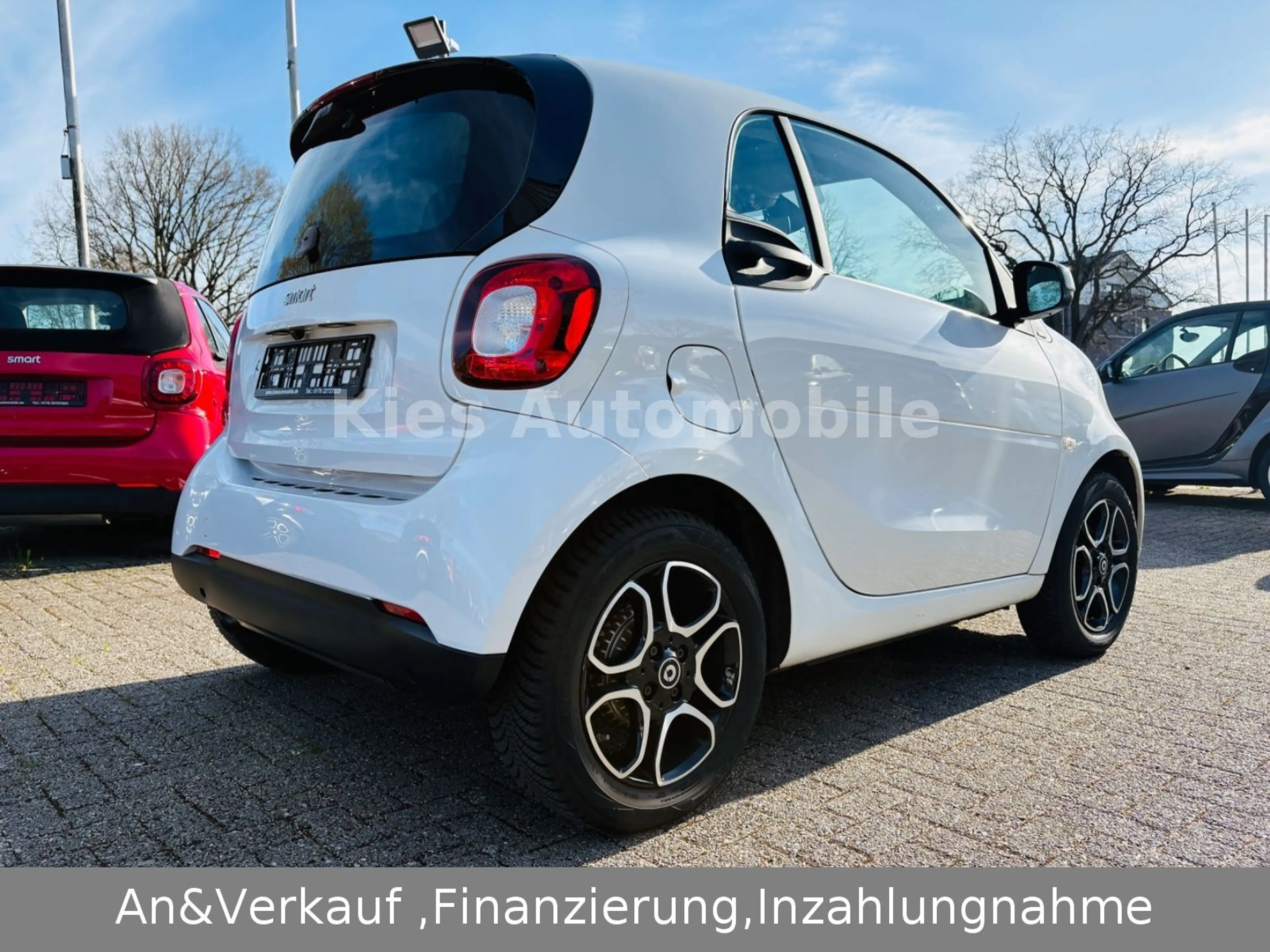 smart forTwo Prime 90Ps AUTOM/NAVI/PANO/LEDER/CARPLAY — photo 5