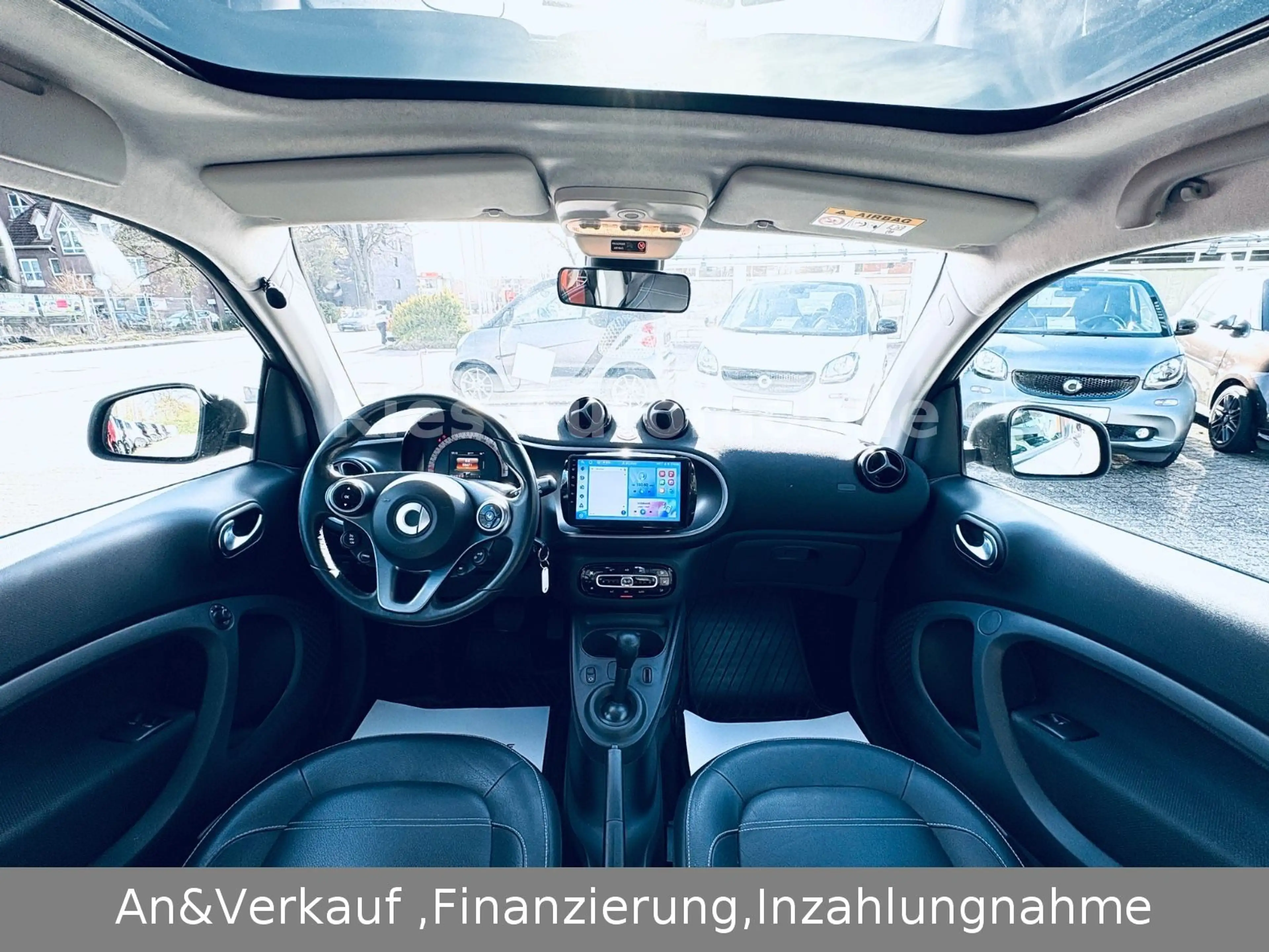 smart forTwo Prime 90Ps AUTOM/NAVI/PANO/LEDER/CARPLAY — photo 13