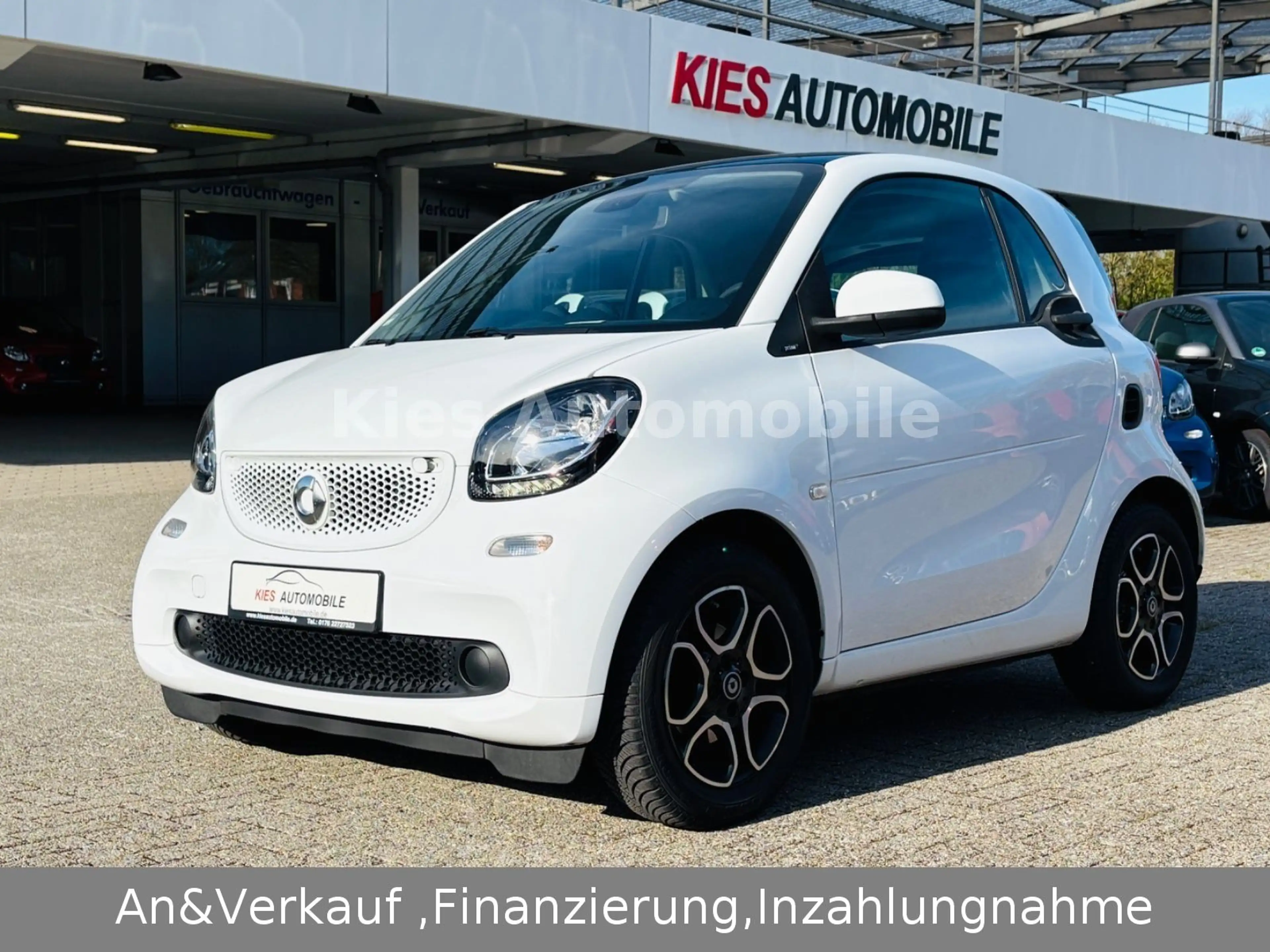smart forTwo Prime 90Ps AUTOM/NAVI/PANO/LEDER/CARPLAY