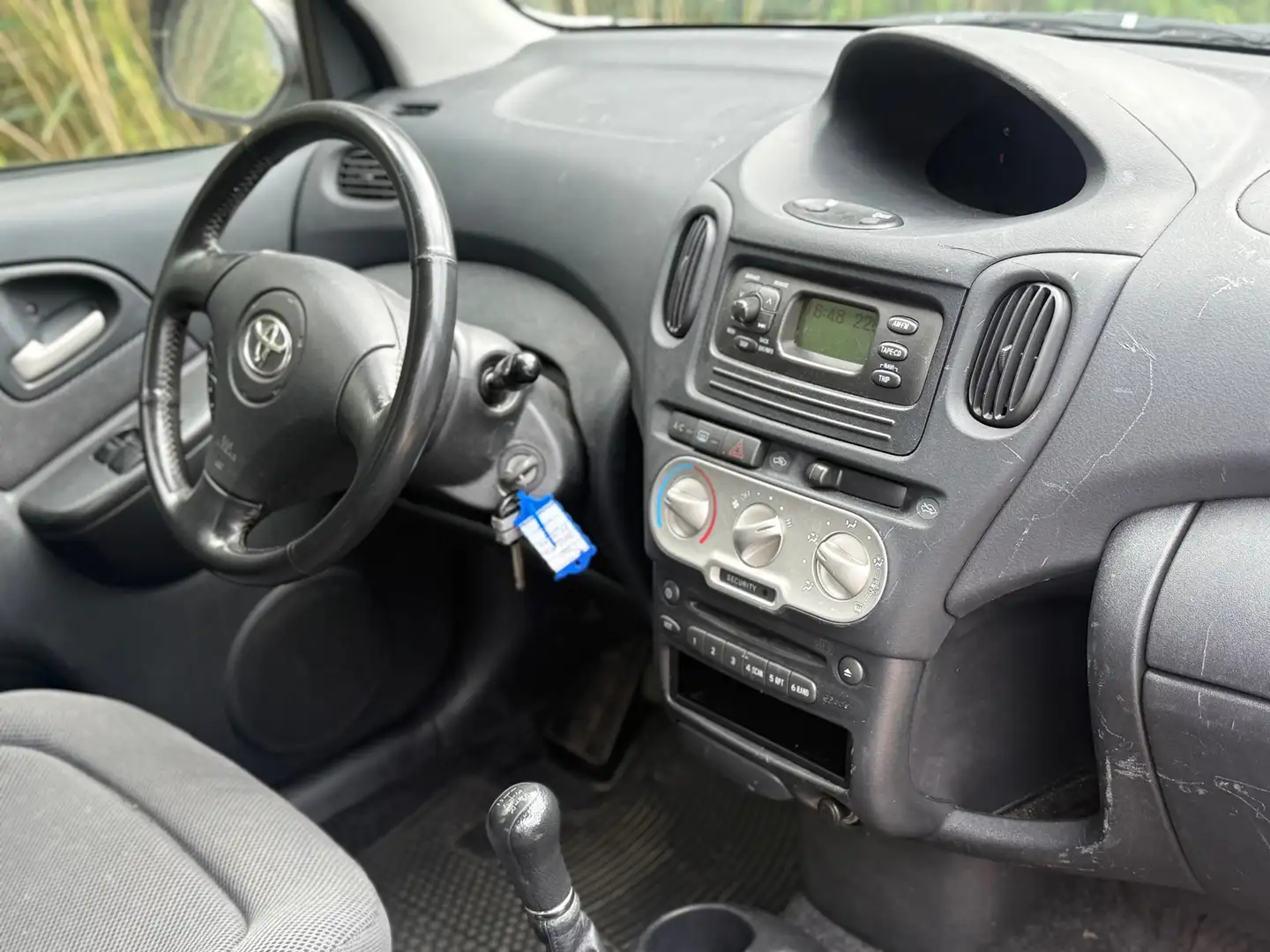 Toyota Yaris Verso 1.5 VVT-i Sol Airco Grijs - 2