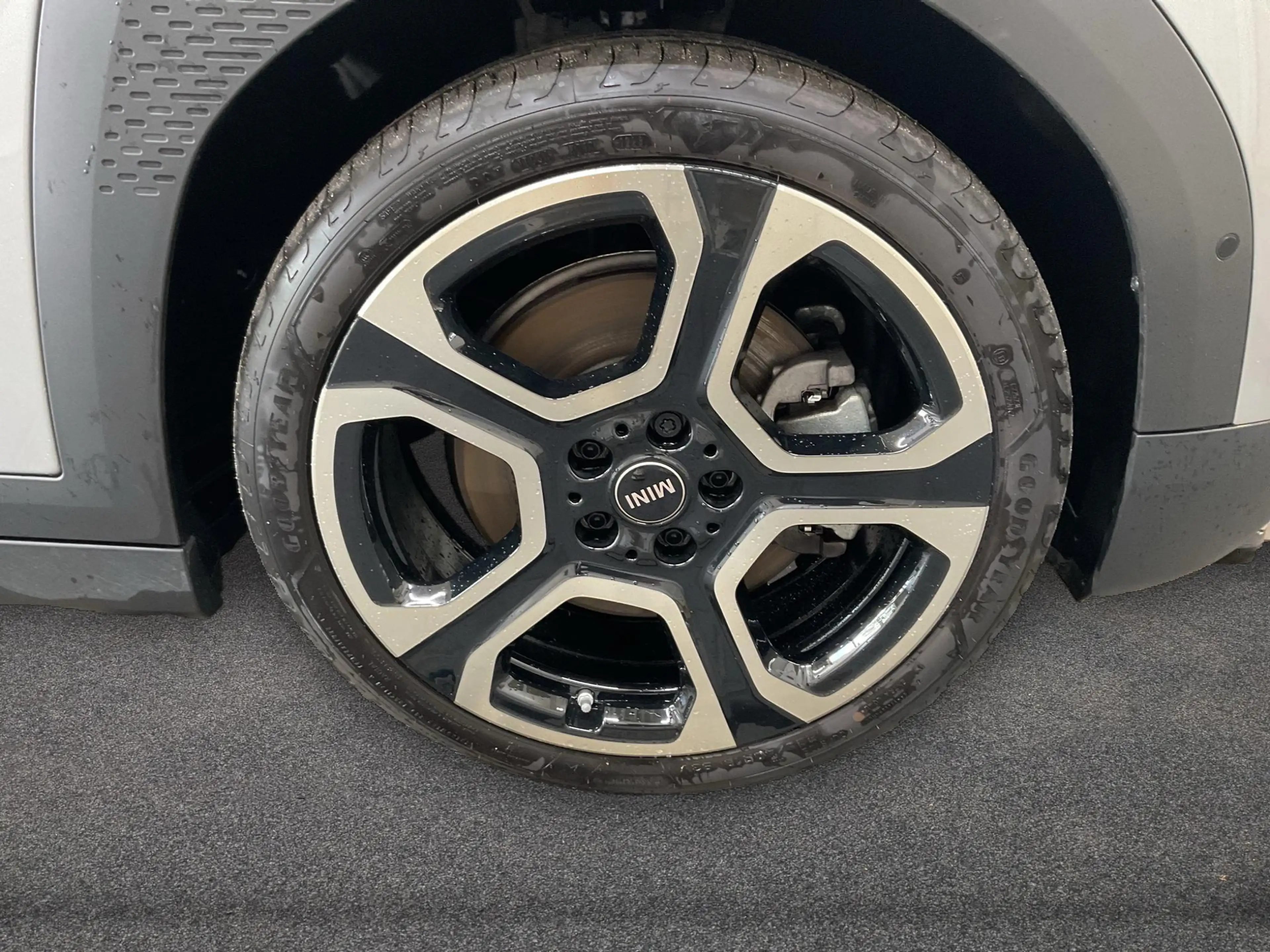MINI Aceman Favoured Trim — photo 10