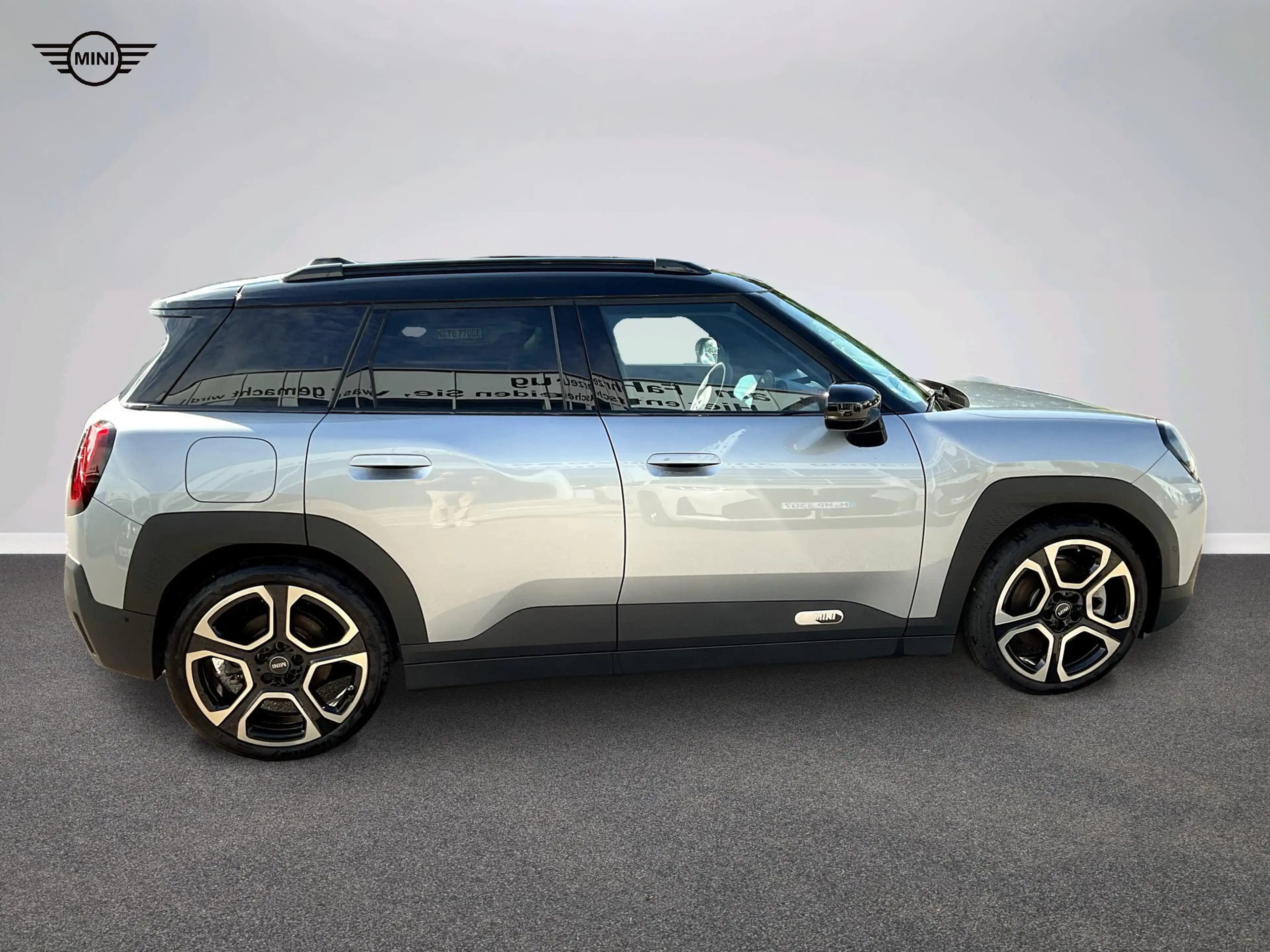MINI Aceman Favoured Trim — photo 3