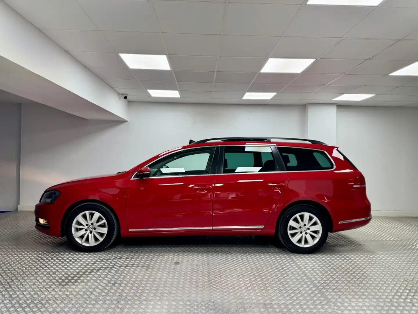 Volkswagen Passat 2.0TDI Exclusive BMT - 2