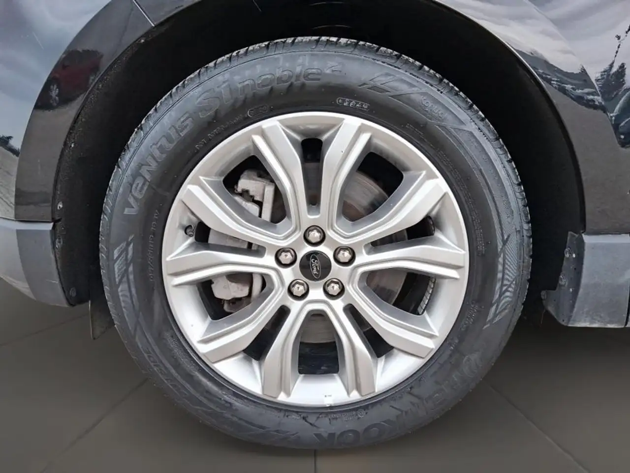 Ford Edge photo Ford Edge