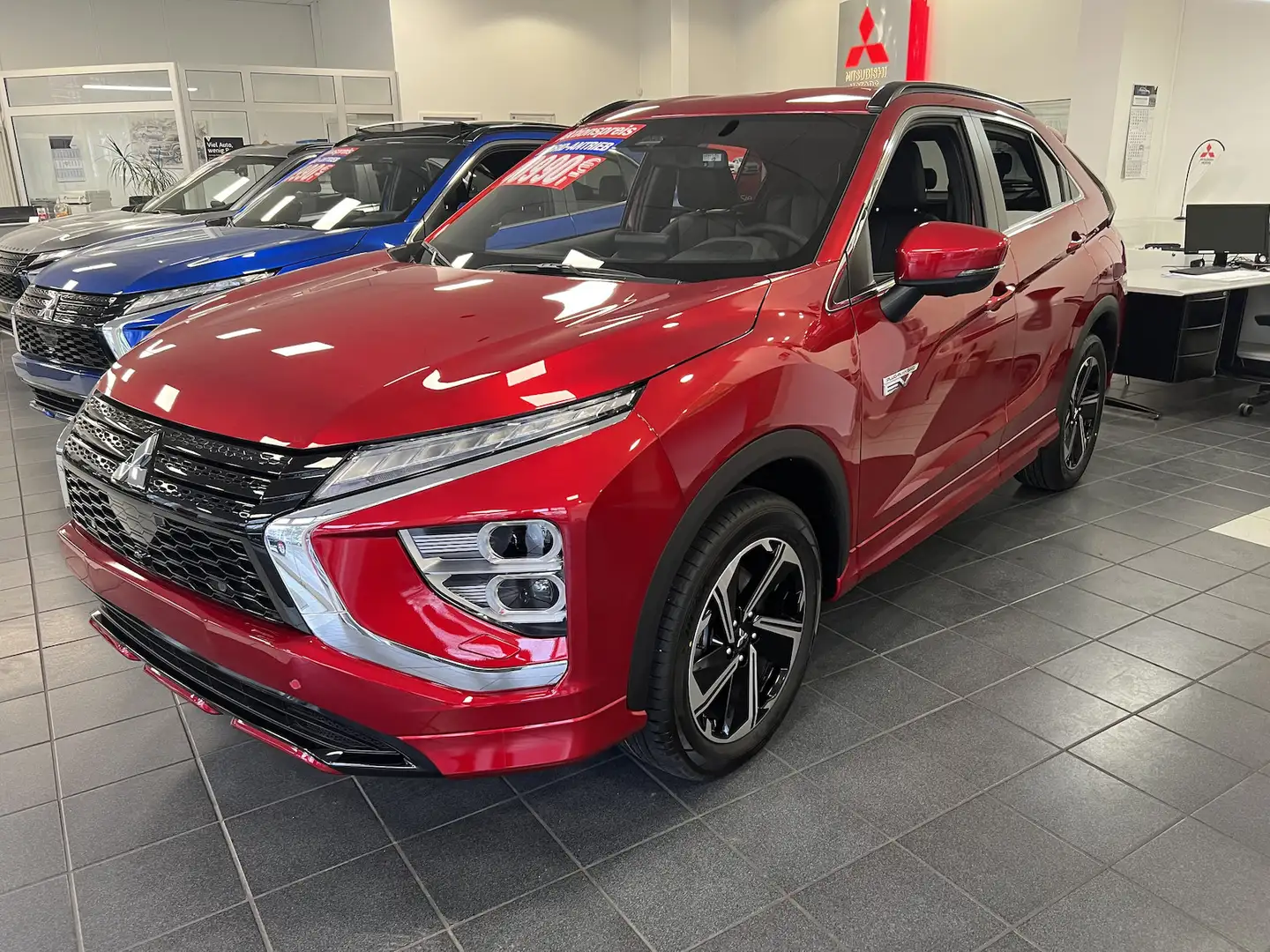 Mitsubishi Eclipse Cross Top Hybrid 4WD TOP LS Red - 2