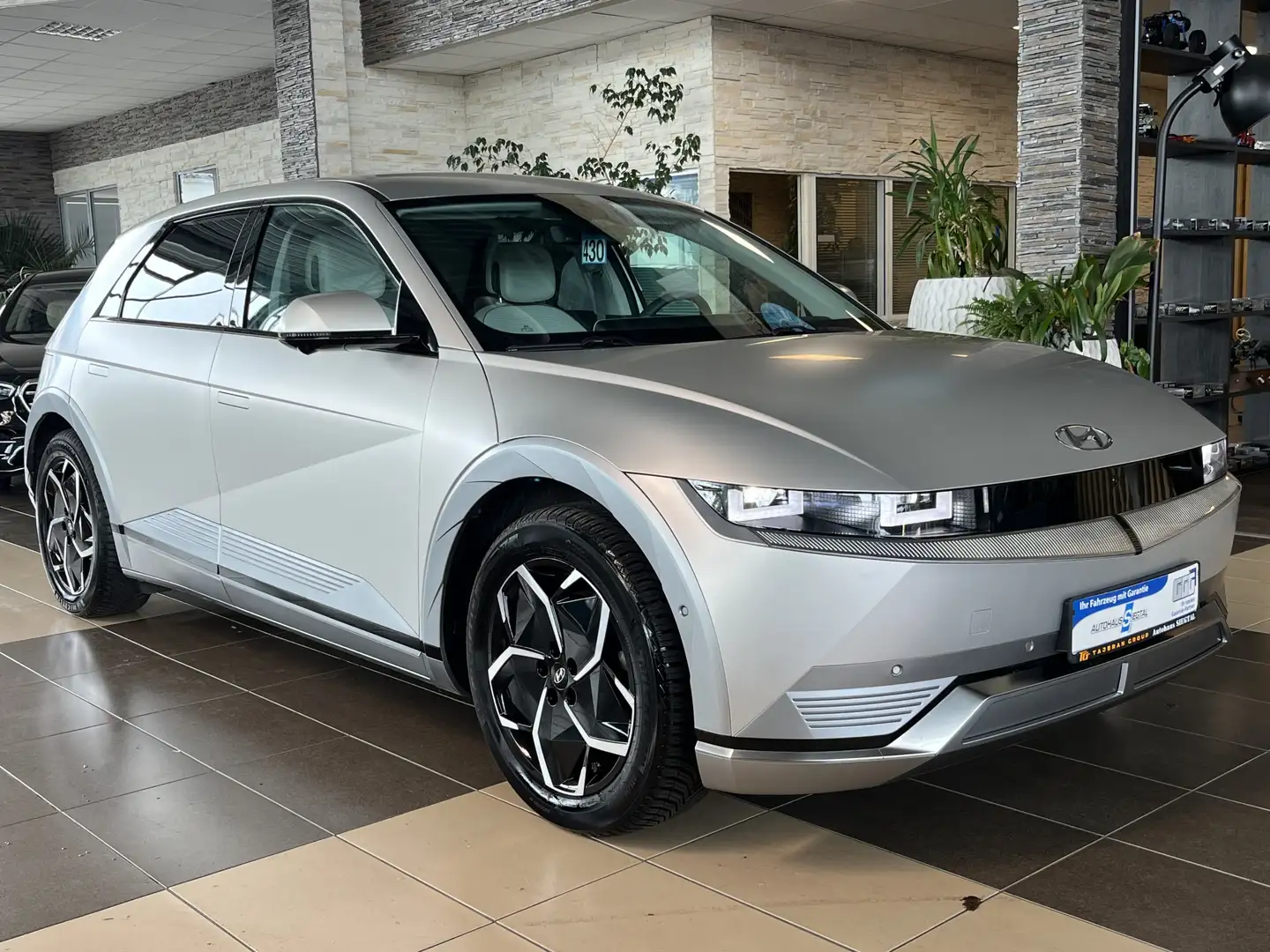 Hyundai IONIQ 5 Uniq Elektro 4WD BOSE NSCC HUD R.Can LED Gold - 1