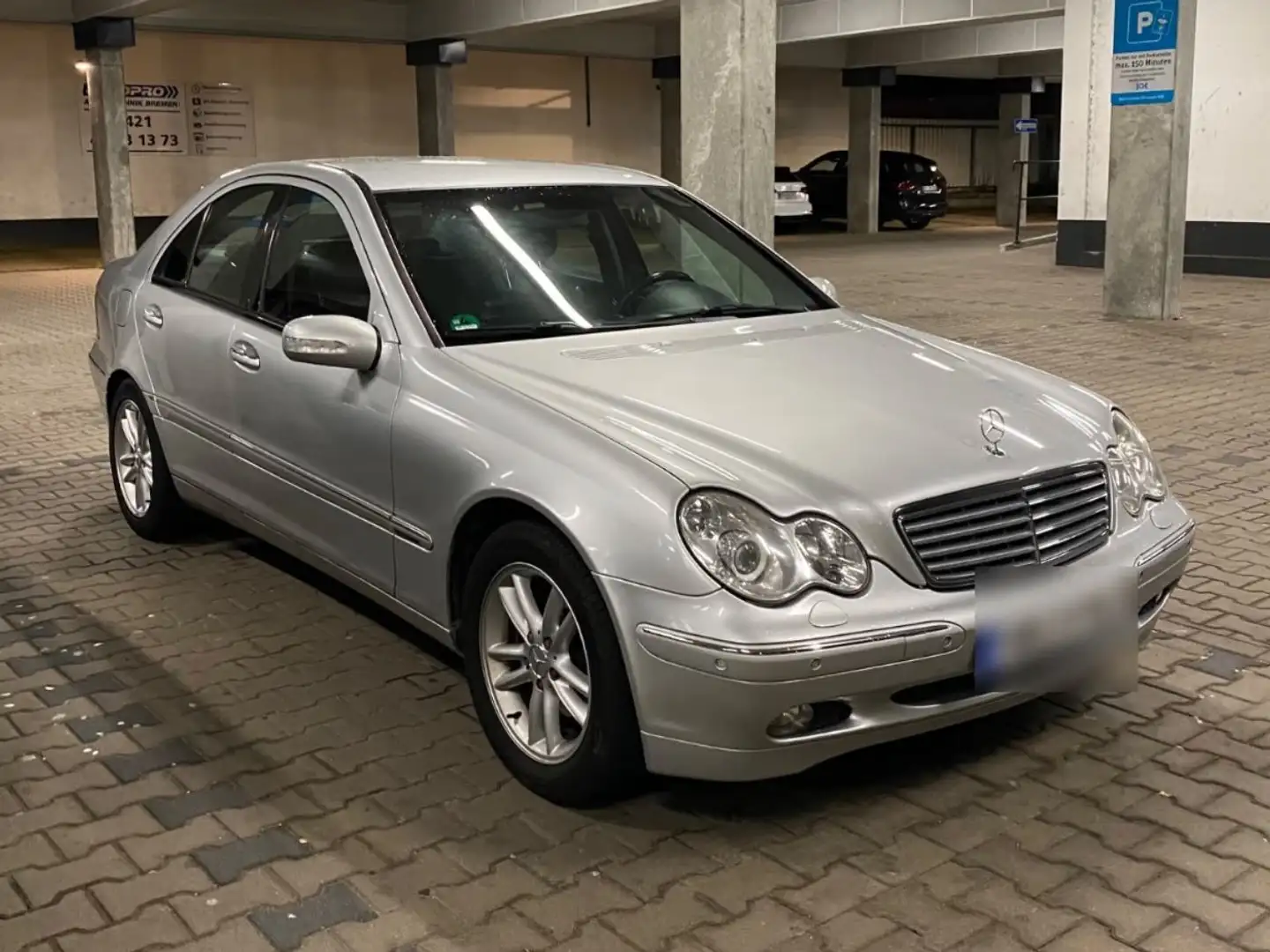 Mercedes-Benz 200 200 - 2