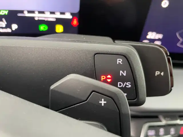 Audi Q3 view 15