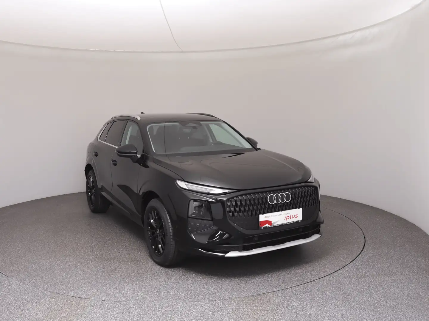 Audi Q3 TFSI 110 kW  intense Schwarz - 2