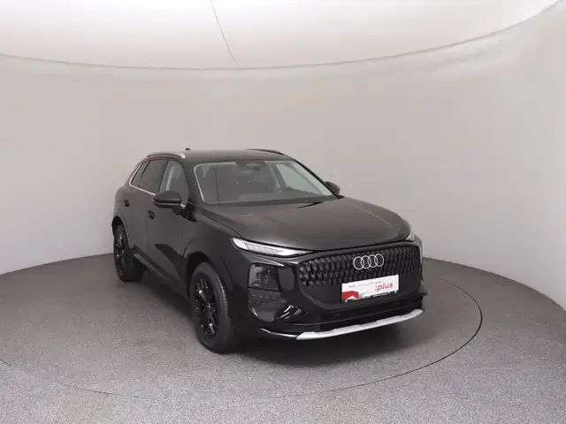 Audi Q3 view 2