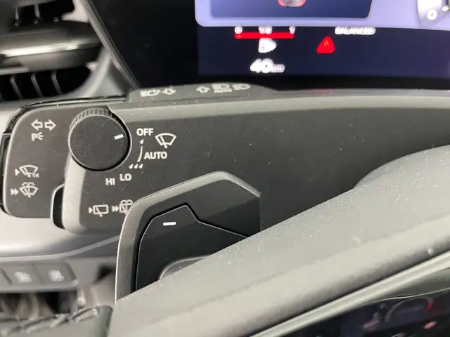 Audi Q3 view 14