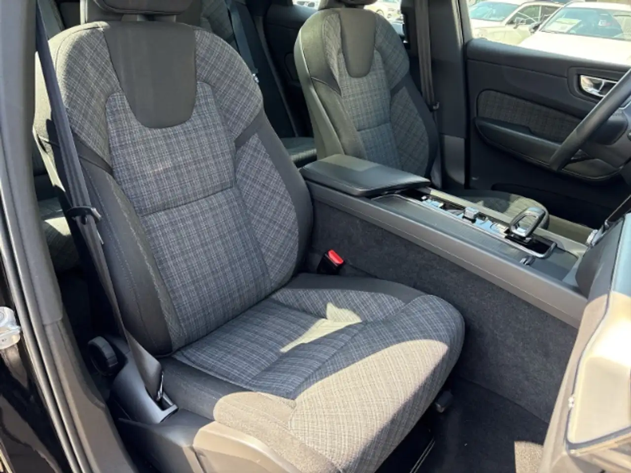 Volvo XC60 Recharge T6 AWD 18''LM AHK Pano eStandhz Winterpak, миниатюра 16