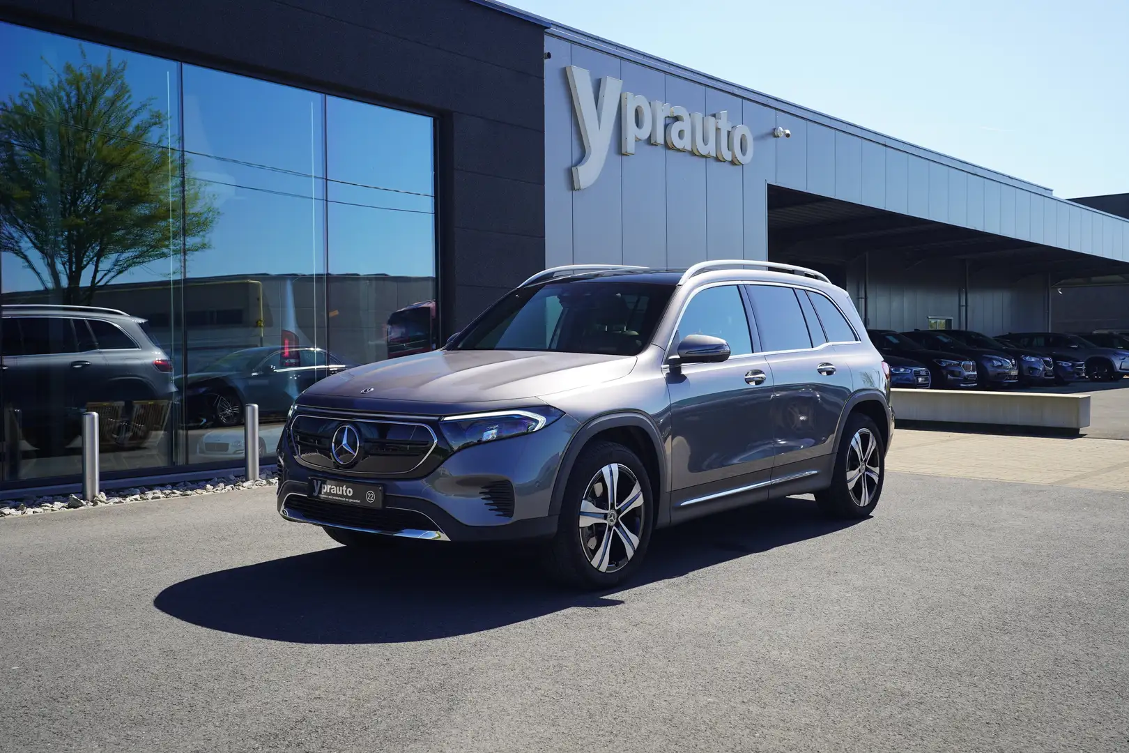 Mercedes-Benz EQB 350 EQB 66.5 kWh 350 4-Matic garantie tot 2029  Grote batterij Panodak  led high performence Verwarmde zetels enz.. Grau - 1