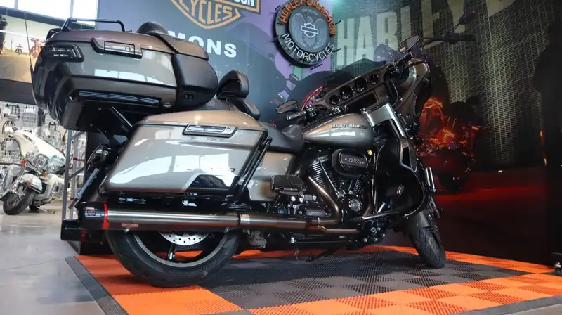 Harley-Davidson Tour Electra CVO - foto 6