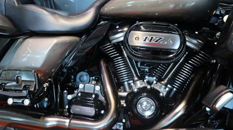 Harley-Davidson Tour Electra CVO - foto 7