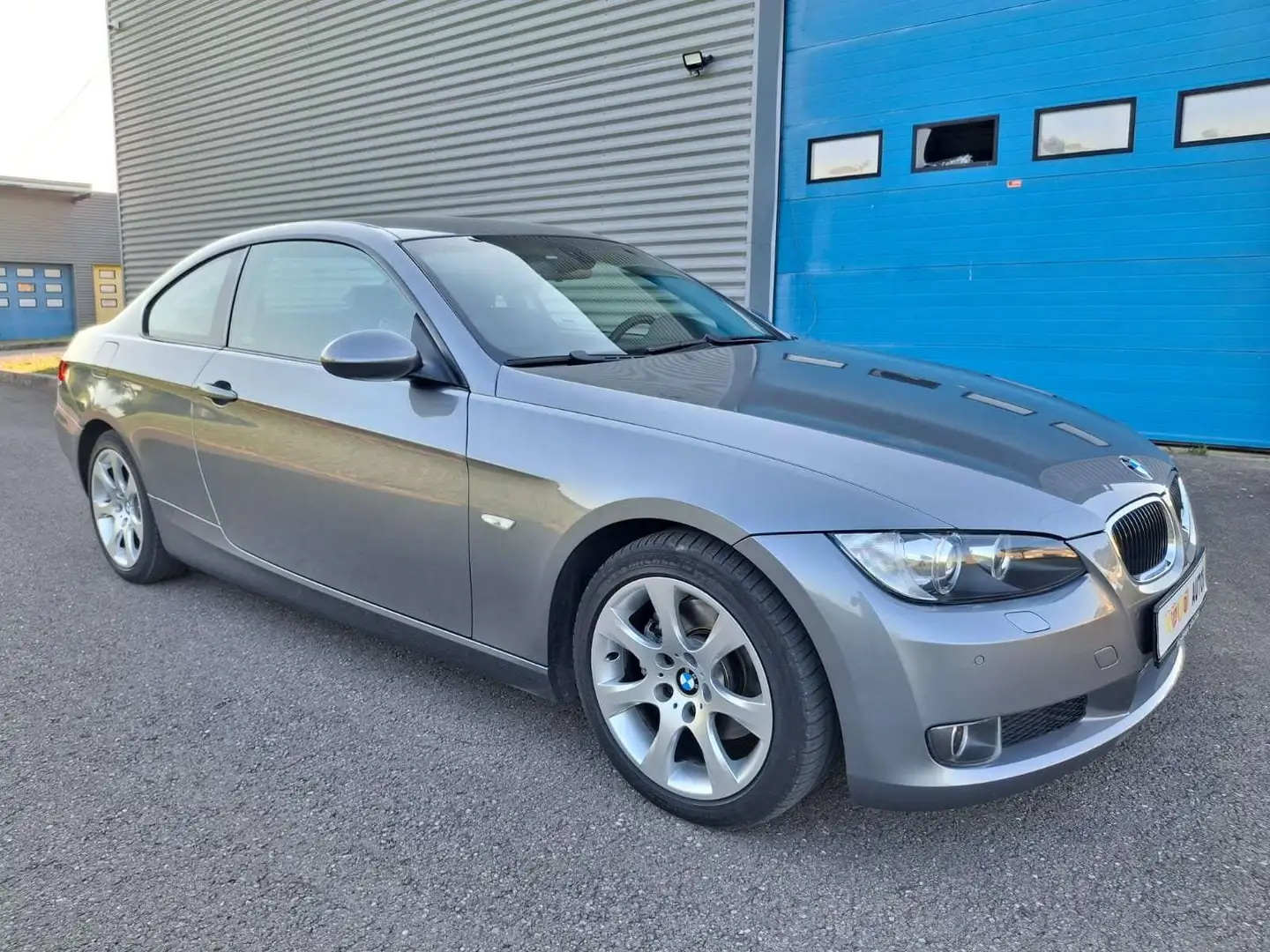BMW 320 320d Coupe E92 177ch boite auto Gri - 1