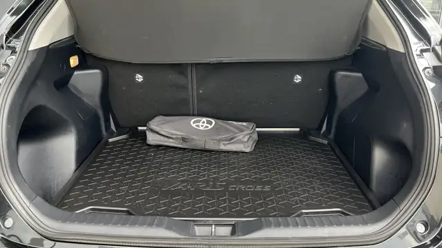 Toyota Yaris Cross view 13