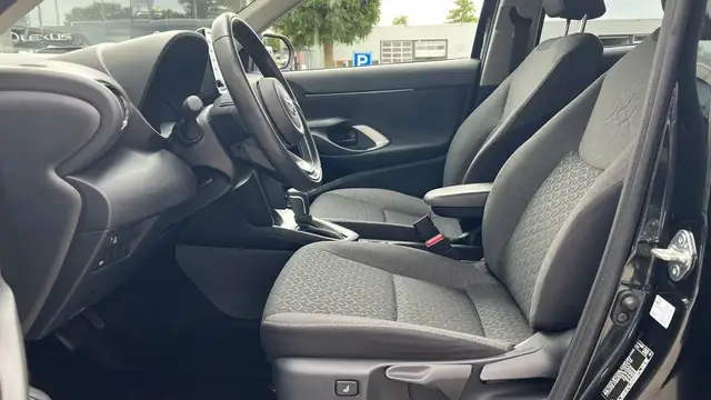 Toyota Yaris Cross view 10