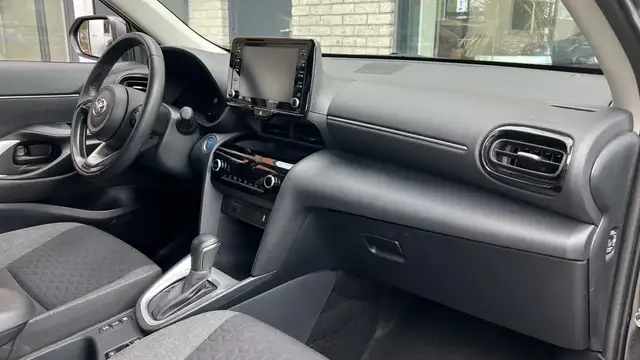 Toyota Yaris Cross view 12