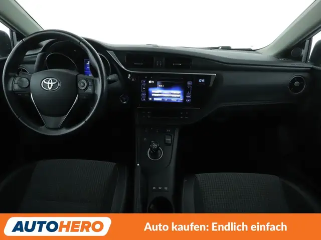 Toyota Auris view 12