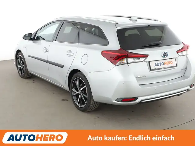 Toyota Auris view 4