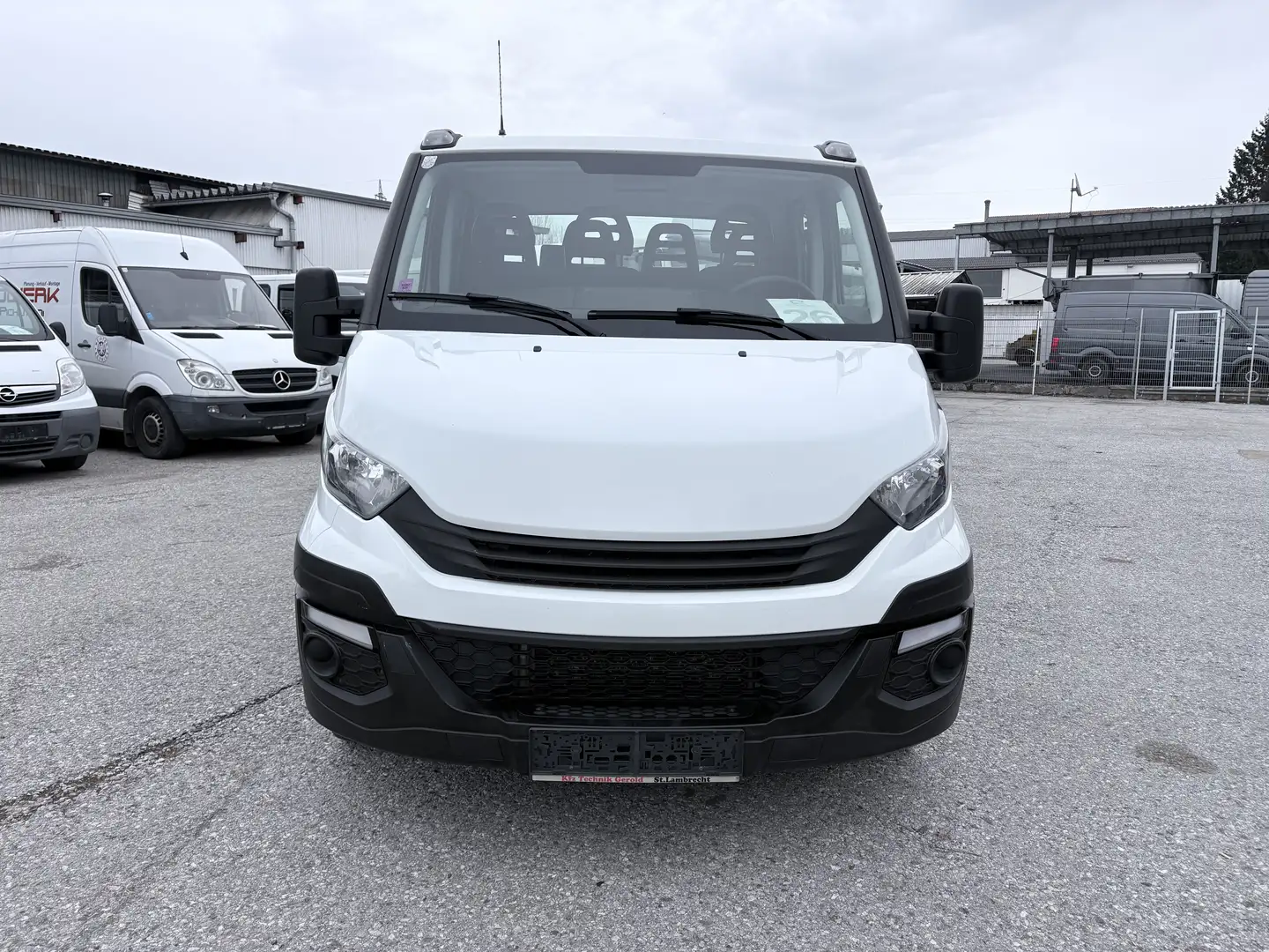 Iveco Daily 35 S 160 Pritsche DOKA 90.000Km*AHK*Garantie Weiß - 2