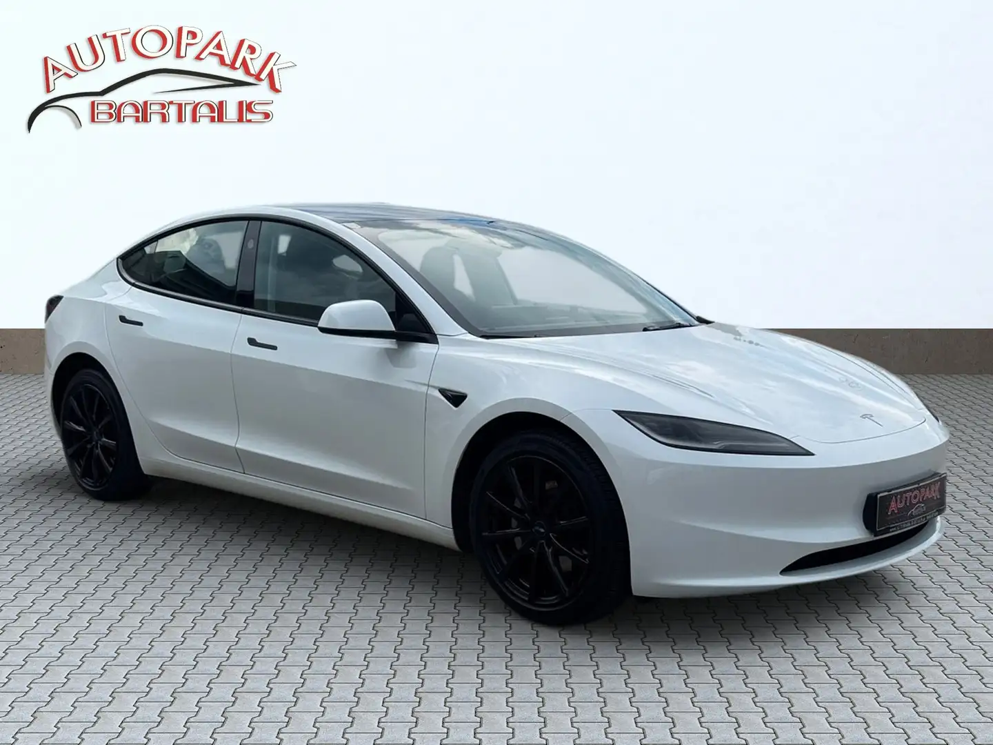 Tesla Model 3 Basis RWD**1.BESITZ** Weiß - 2