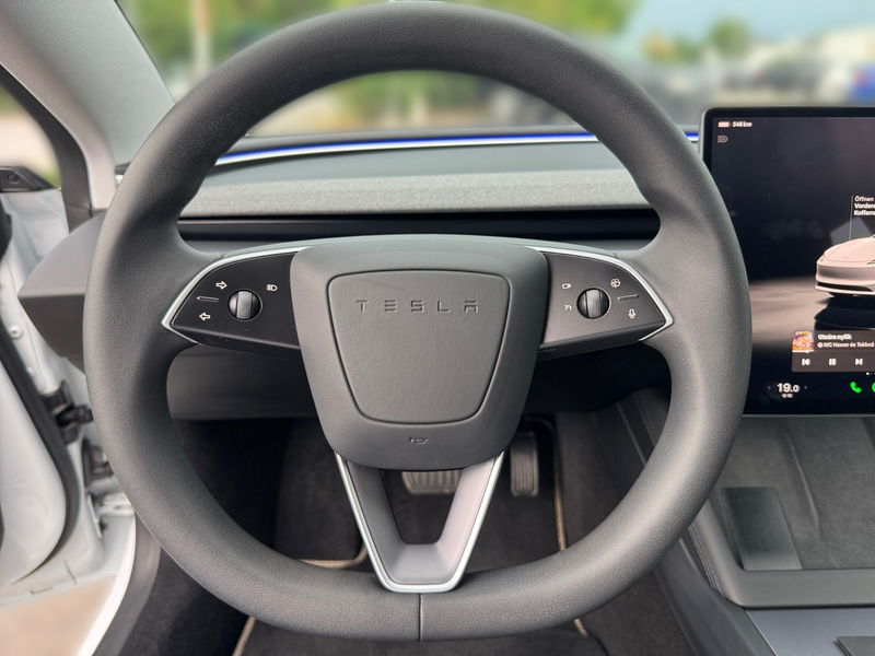 Tesla Model 3 Basis RWD**1.BESITZ** — photo 14