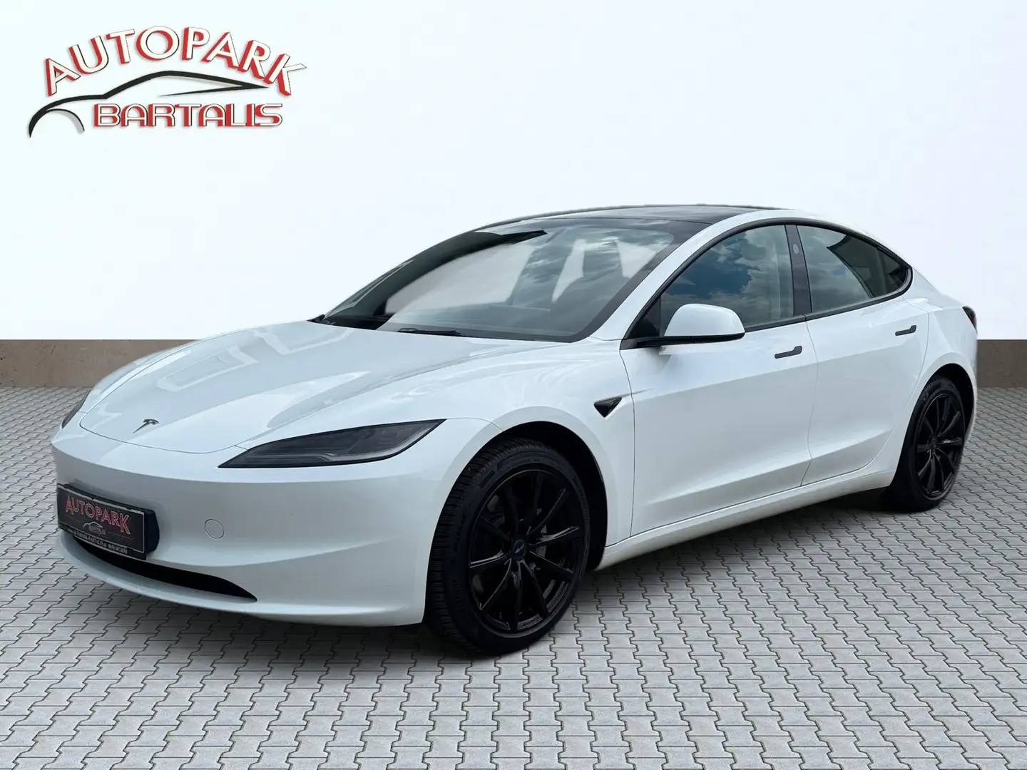 Tesla Model 3 Basis RWD**1.BESITZ** Weiß - 1