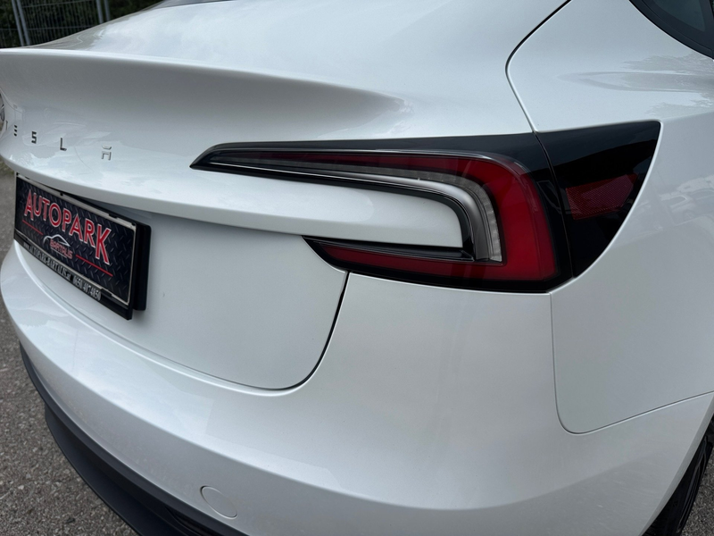 Tesla Model 3 Basis RWD**1.BESITZ** — photo 10