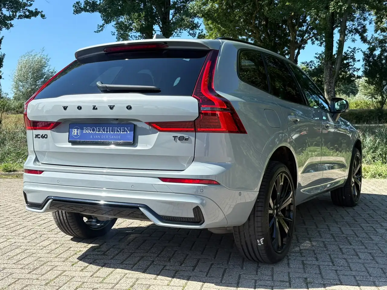 Volvo XC60 2.0 T8 Plug-in hybrid AWD Ultra Black Edition 455p, миниатюра 2