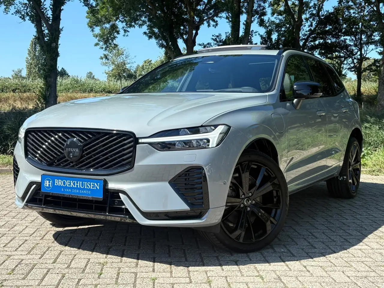 Volvo XC60 2.0 T8 Plug-in hybrid AWD Ultra Black Edition 455p, миниатюра 3