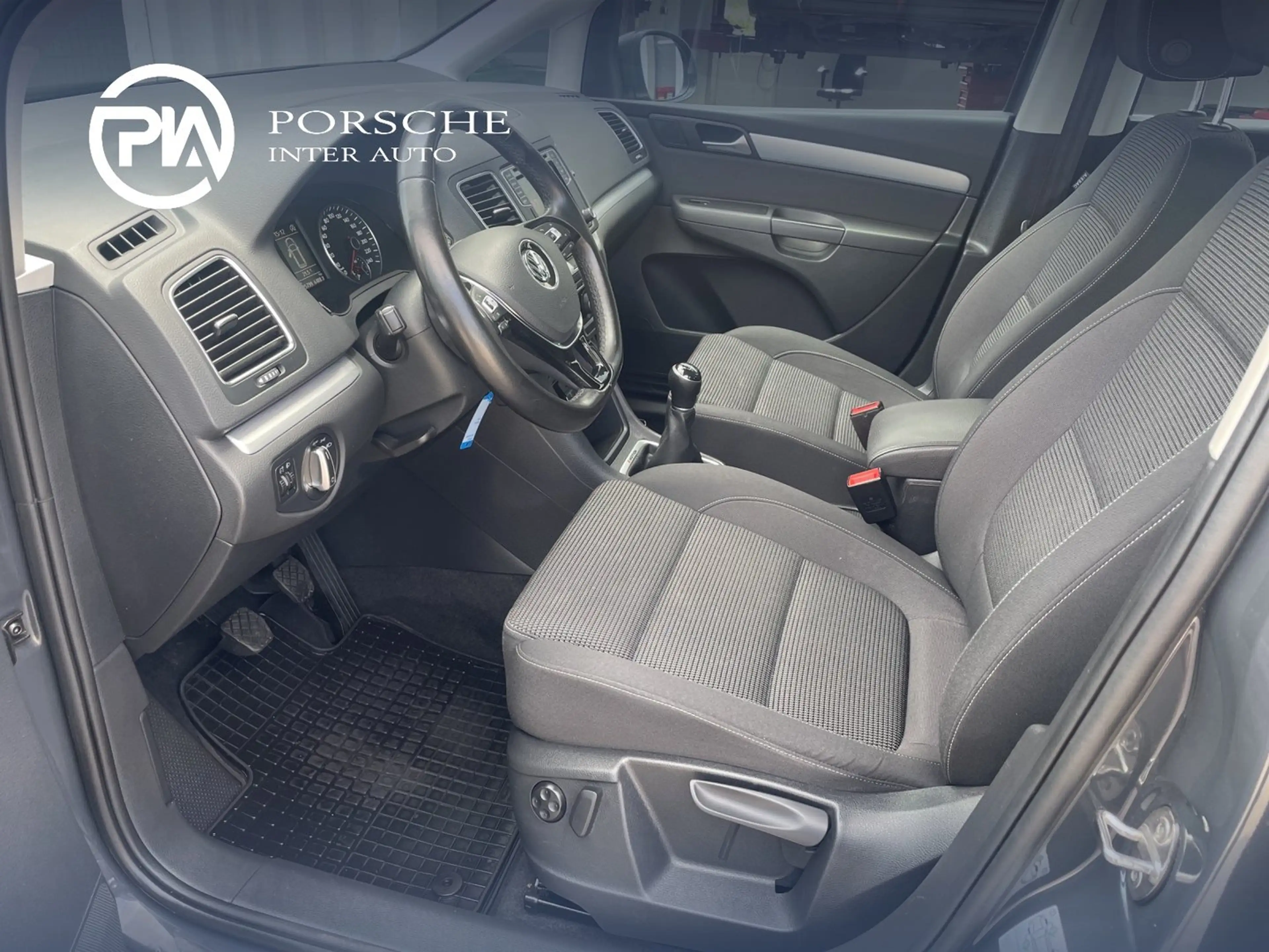 Volkswagen Sharan CL TDI SCR 4MOTION 5-Sitzer — photo 8