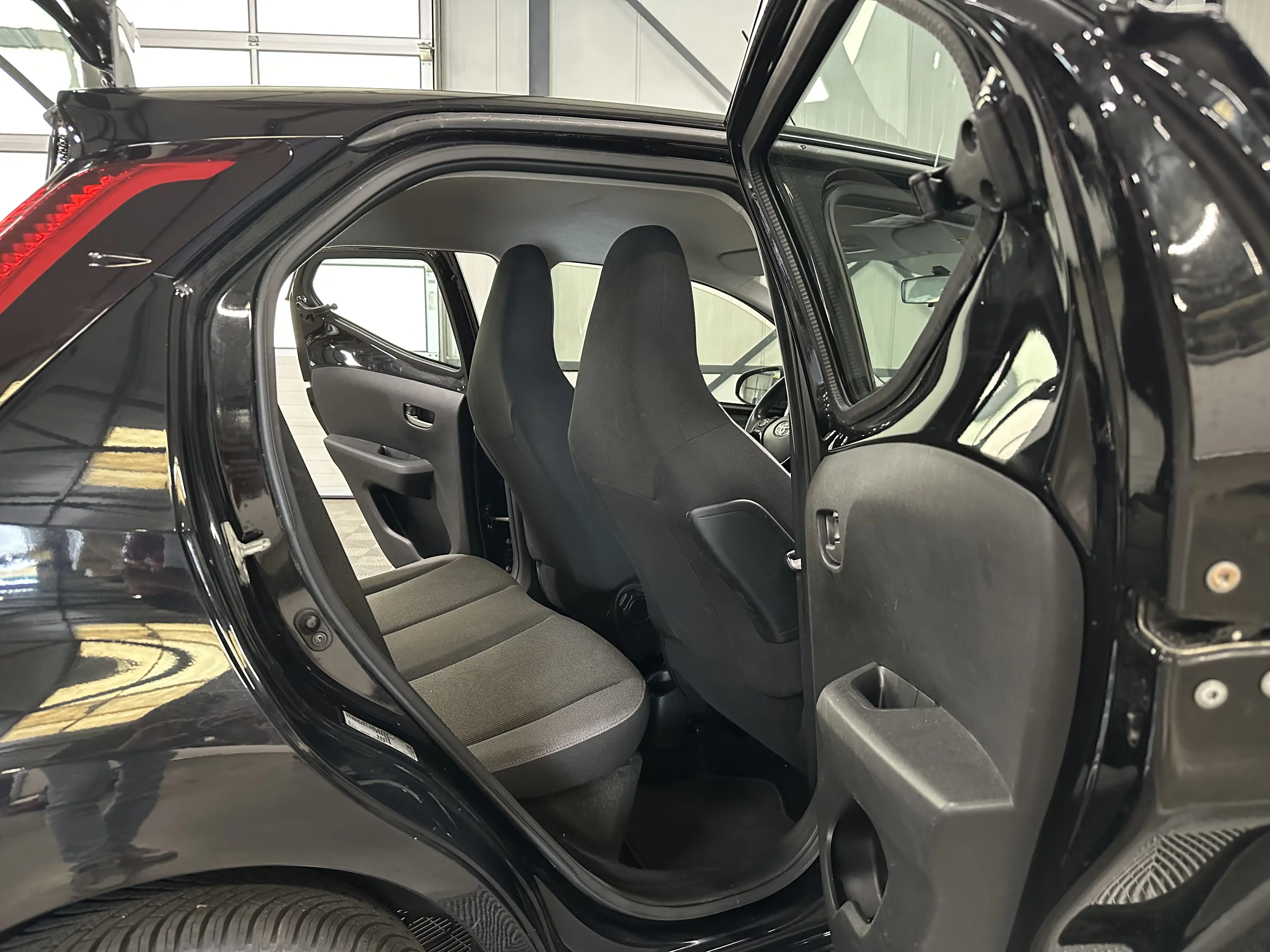Toyota Aygo 1.0 VVT-i | X-play 5-Drs | Airco | Carplay | Camer — photo 5