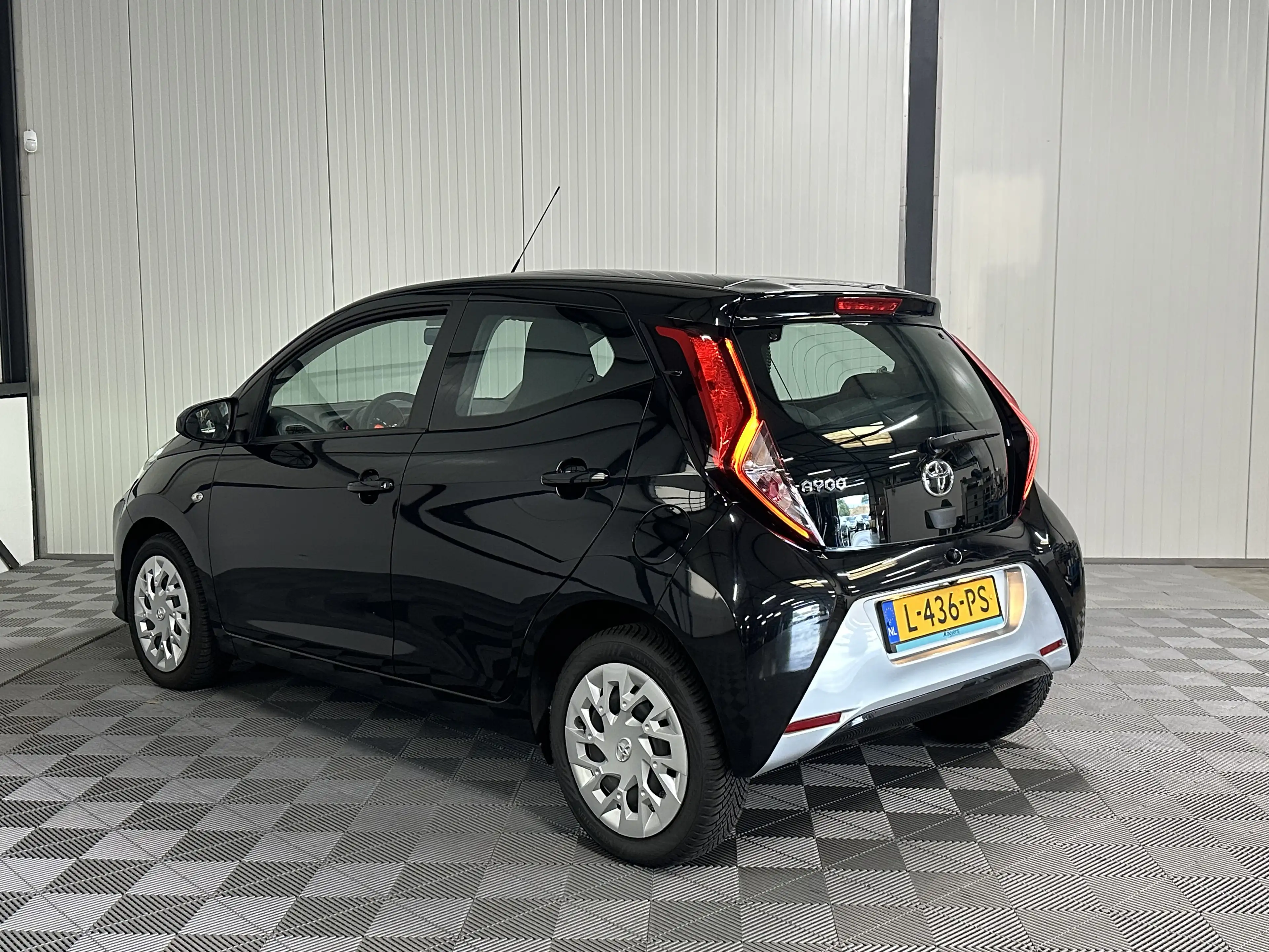Toyota Aygo 1.0 VVT-i | X-play 5-Drs | Airco | Carplay | Camer — photo 8