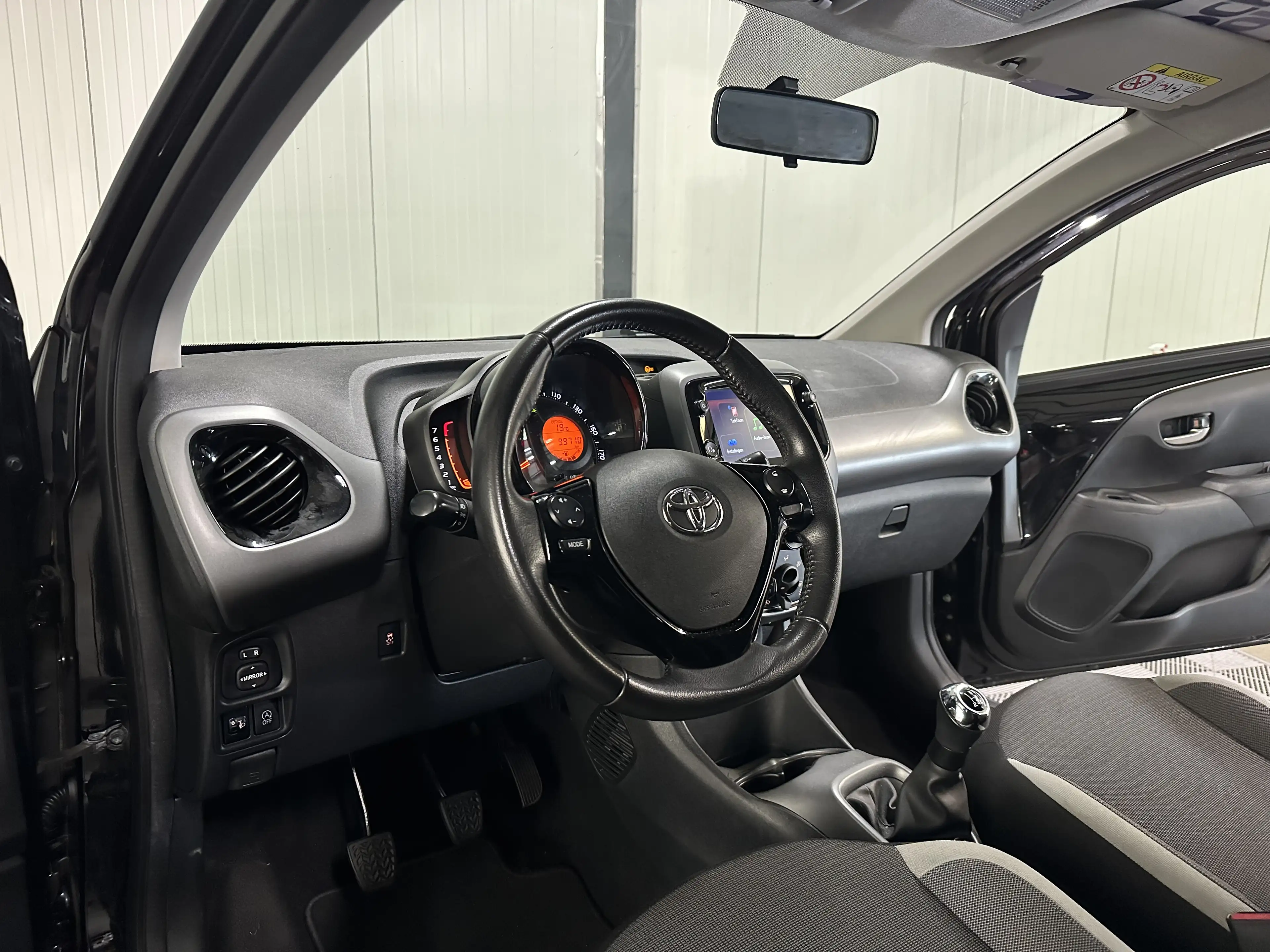 Toyota Aygo 1.0 VVT-i | X-play 5-Drs | Airco | Carplay | Camer — photo 11