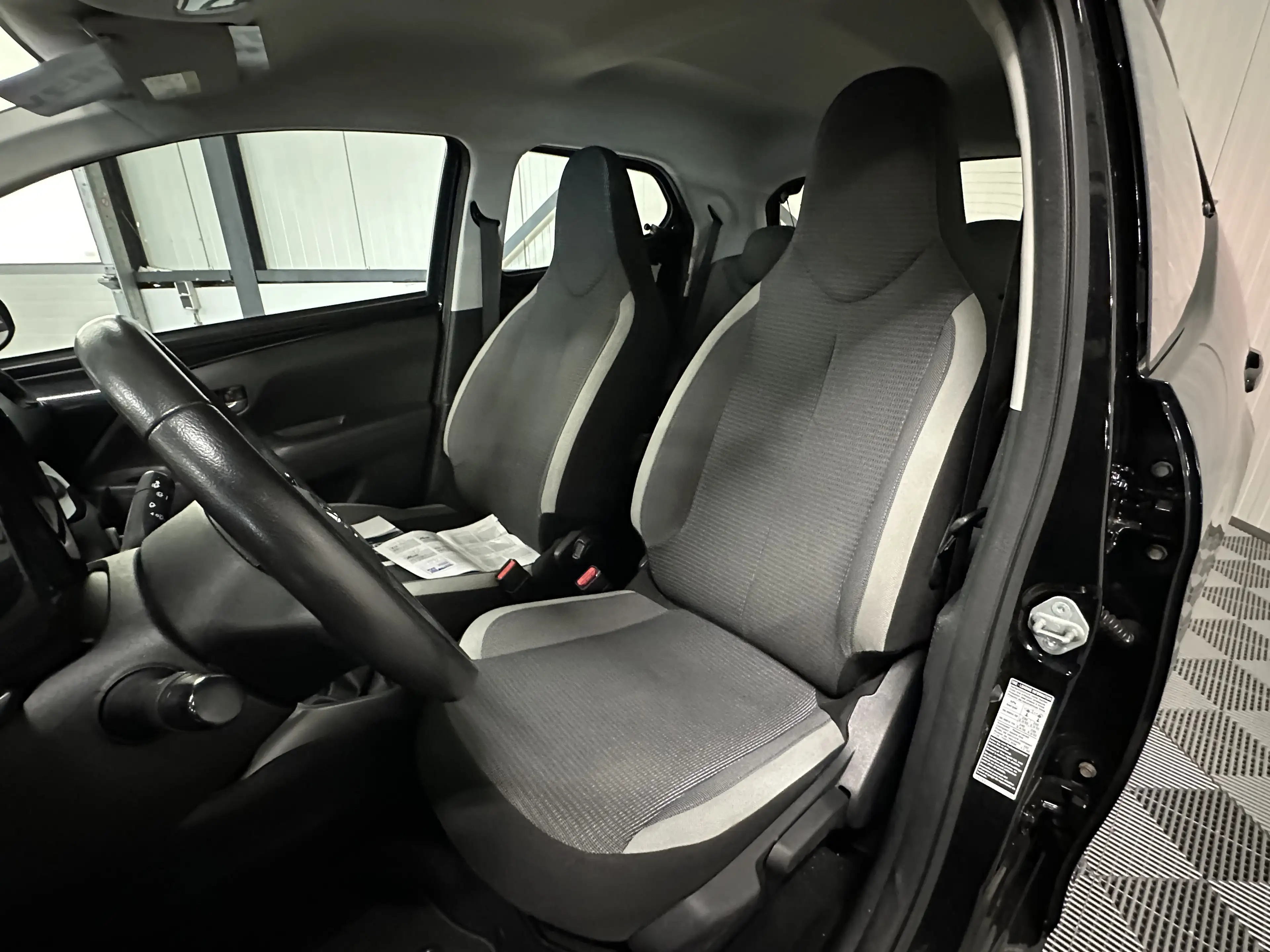 Toyota Aygo 1.0 VVT-i | X-play 5-Drs | Airco | Carplay | Camer — photo 20