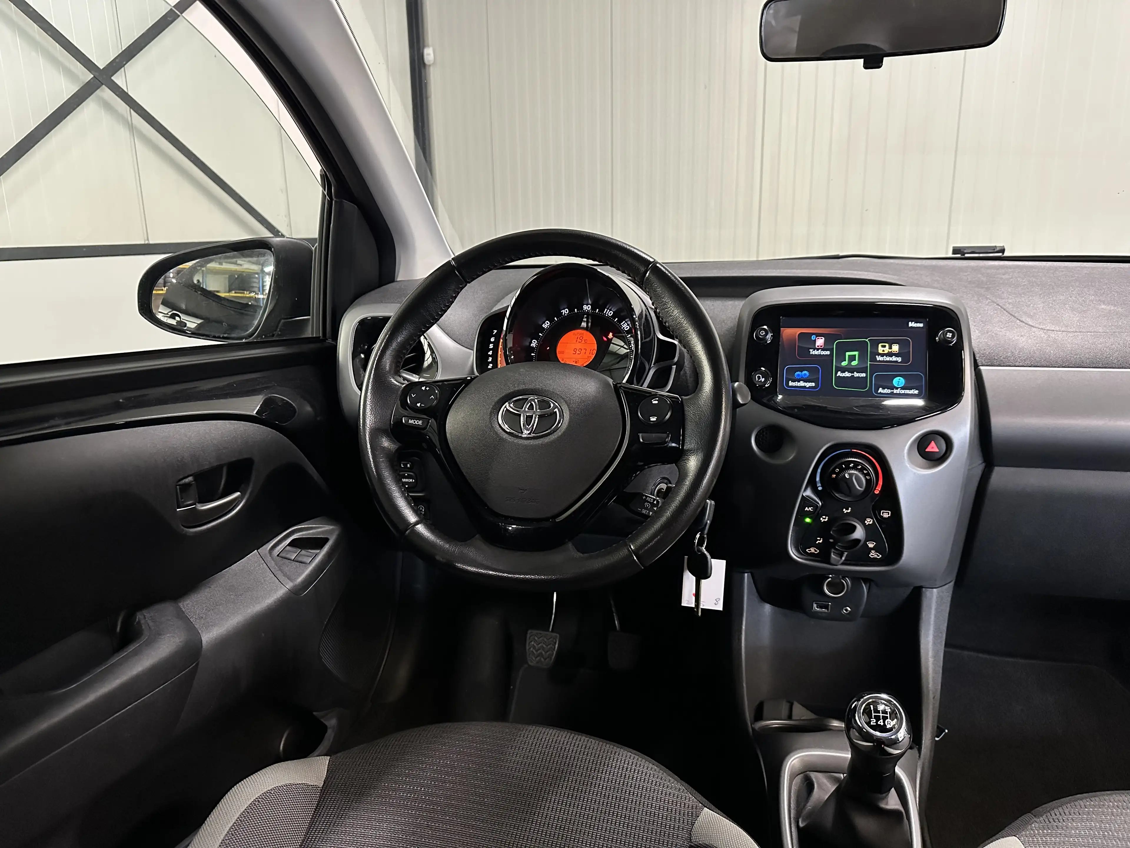 Toyota Aygo 1.0 VVT-i | X-play 5-Drs | Airco | Carplay | Camer — photo 3
