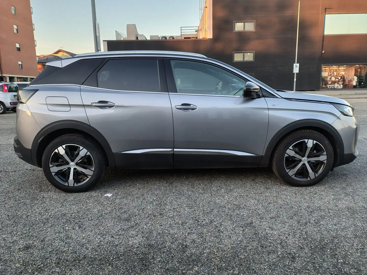 Peugeot 3008 GT 1.5 Blue HDI 130 Gri - 2