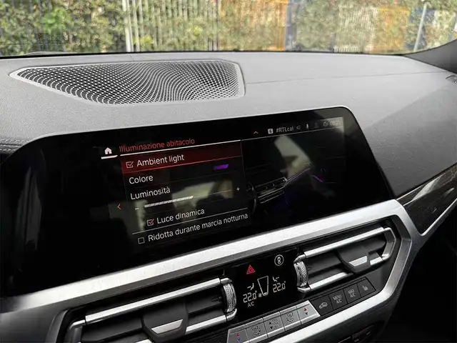 BMW 3 Series view 20