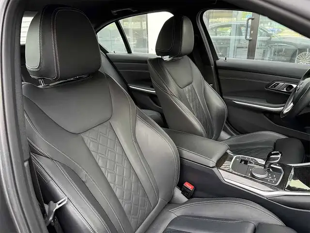 BMW 3 Series view 26