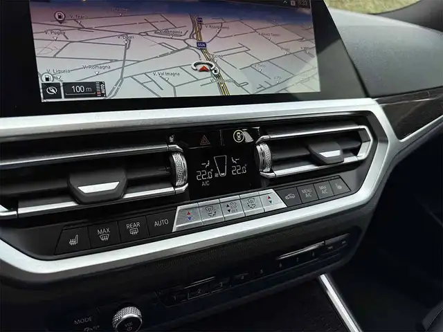 BMW 3 Series view 16