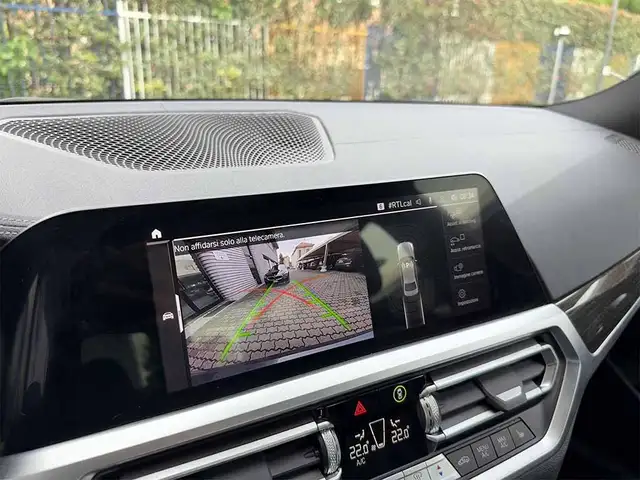 BMW 3 Series view 24