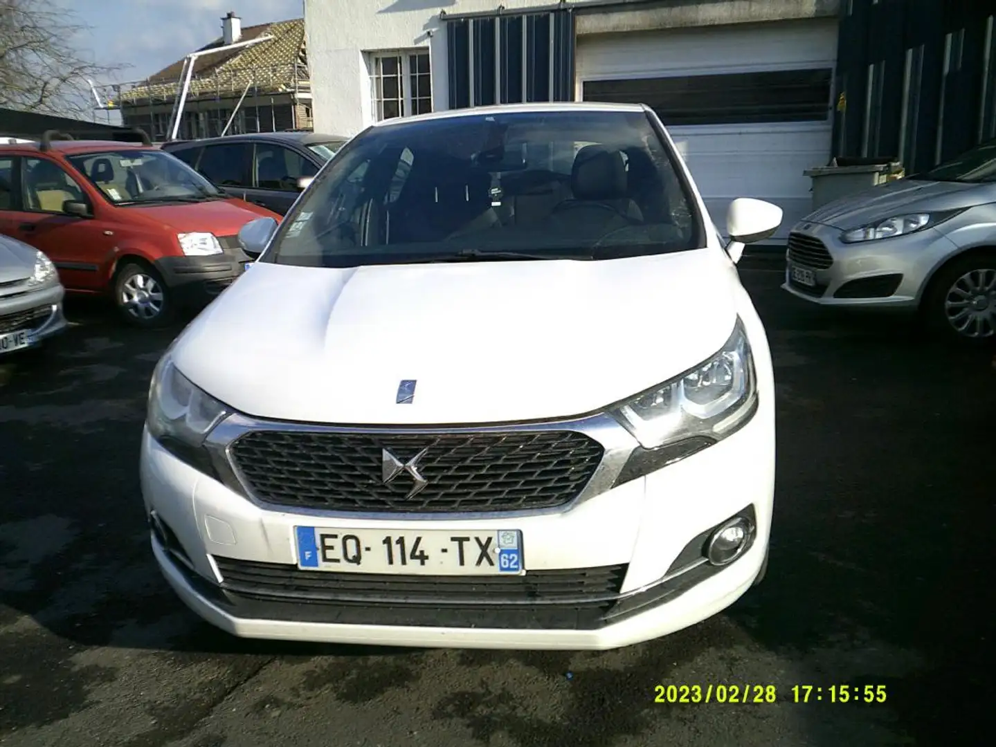 DS Automobiles DS 4 1.6l hdi 120cv so chic Blanc - 1