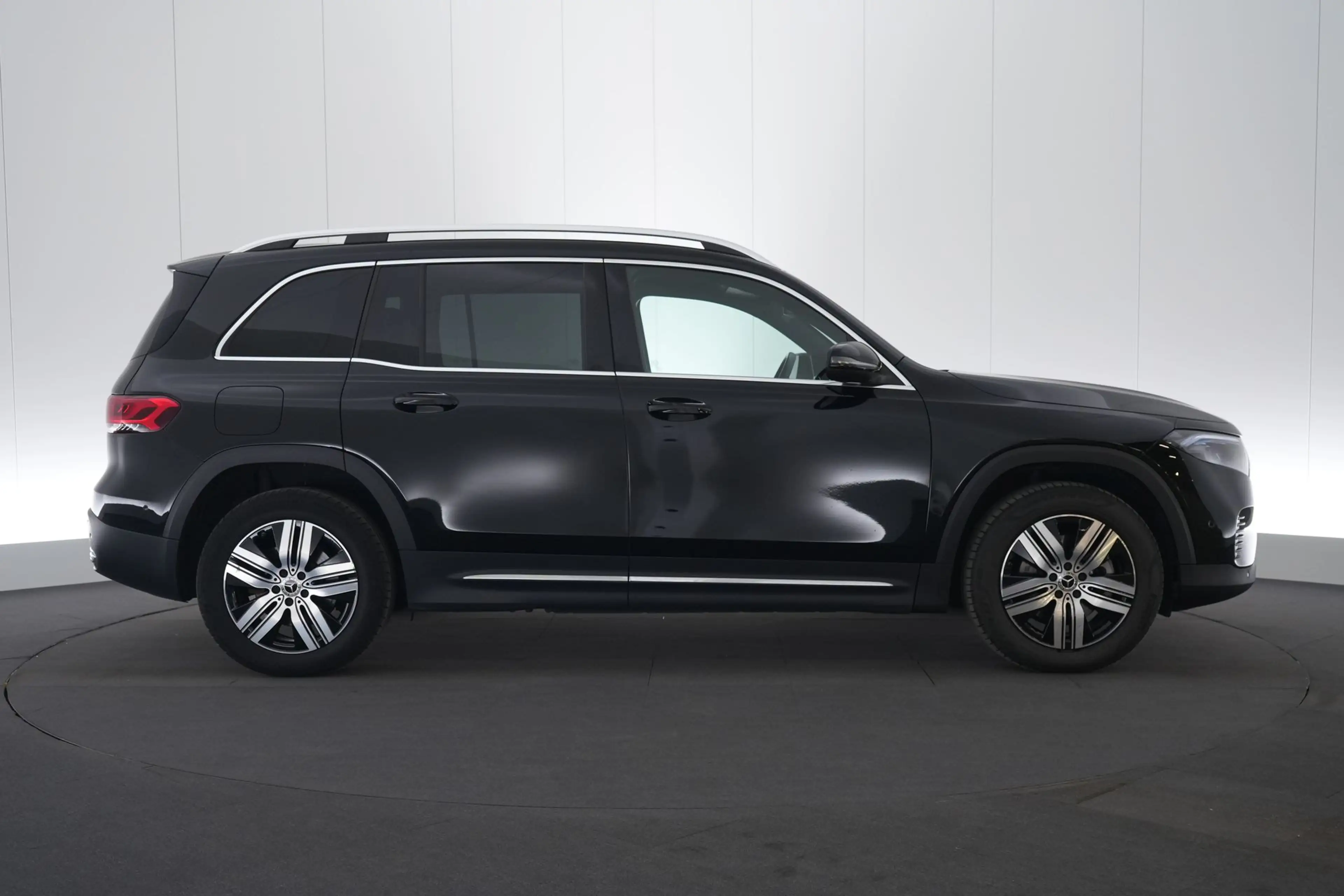 Mercedes-Benz EQB 250 Luxury Line 7Pl. LEDER/CUIR LED GPS PDC CAM Verw. — photo 9