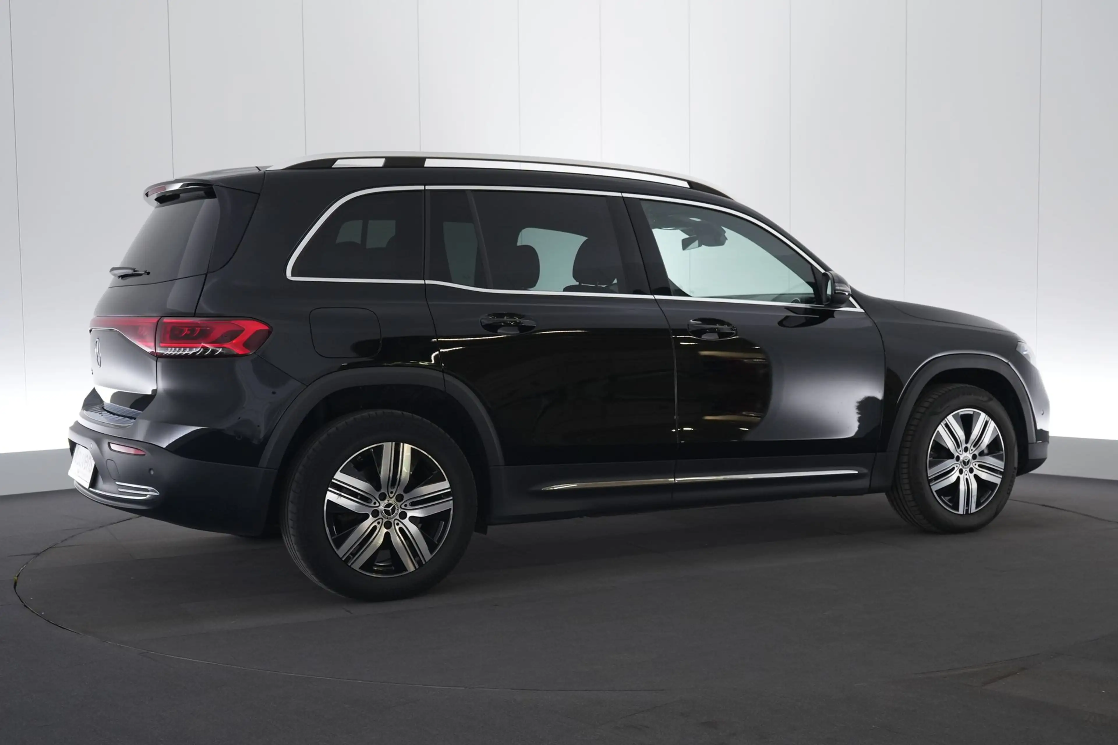 Mercedes-Benz EQB 250 Luxury Line 7Pl. LEDER/CUIR LED GPS PDC CAM Verw. — photo 7