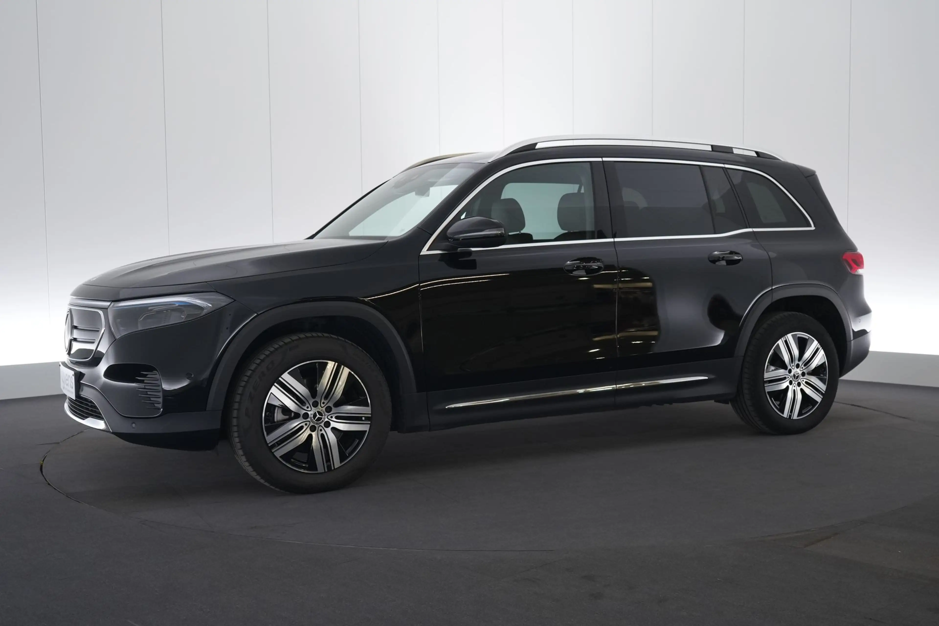 Mercedes-Benz EQB 250 Luxury Line 7Pl. LEDER/CUIR LED GPS PDC CAM Verw. — photo 2