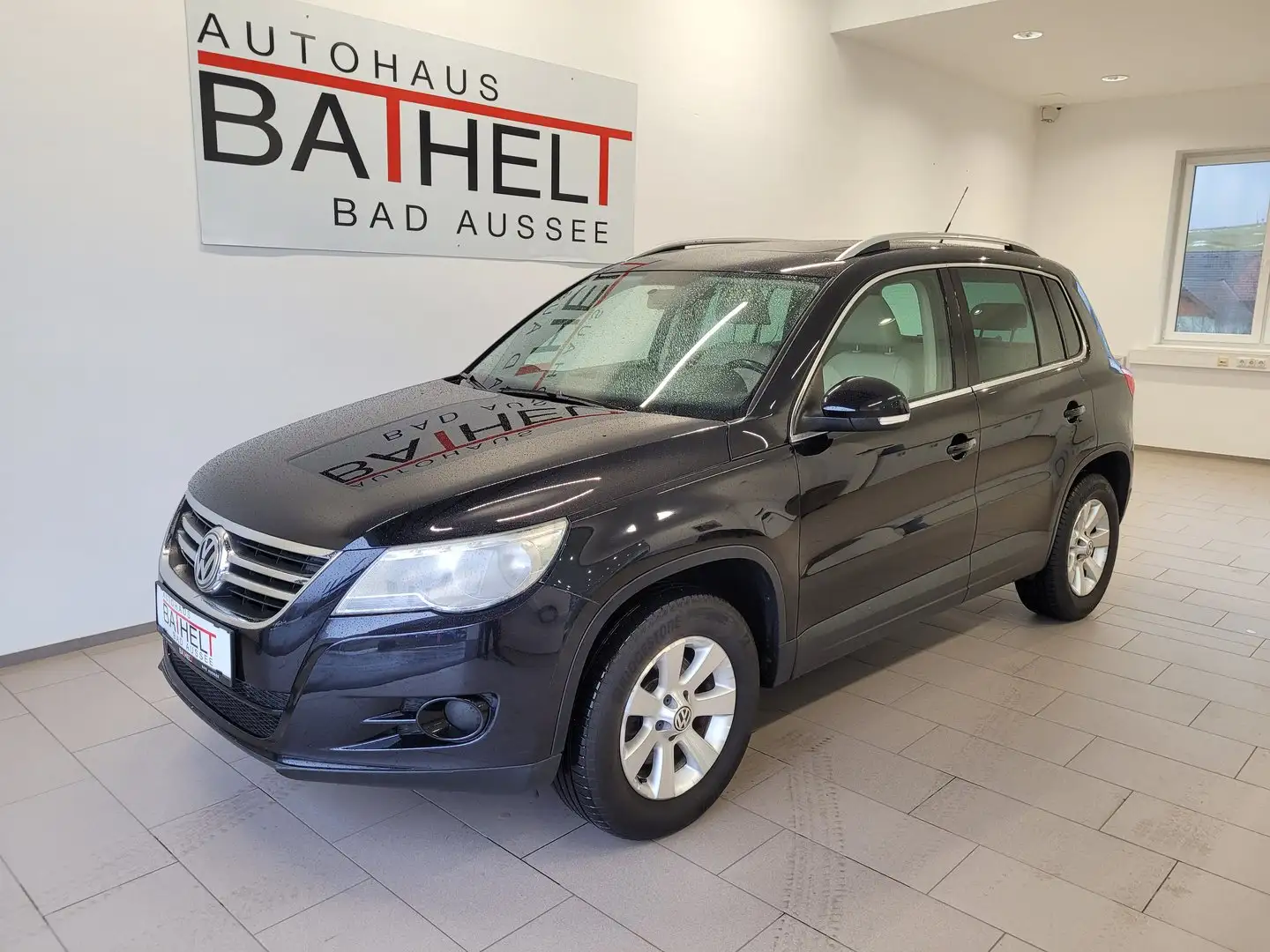 Volkswagen Tiguan Sport & Style TSI 4MOTION Schwarz - 2