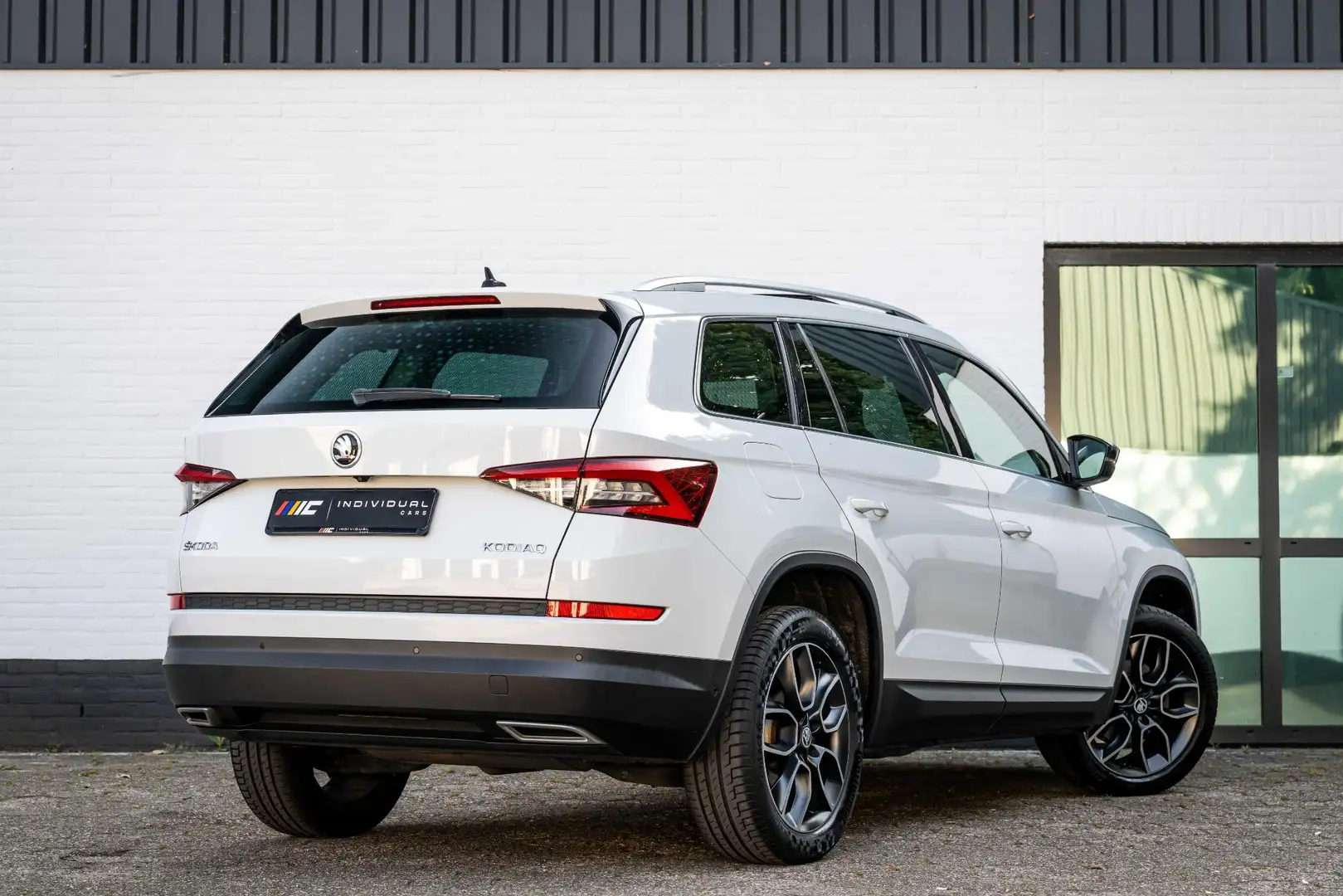Skoda Kodiaq 1.5 TSI Style Business Pano Leder Trekhaak VOL Weiß - 2
