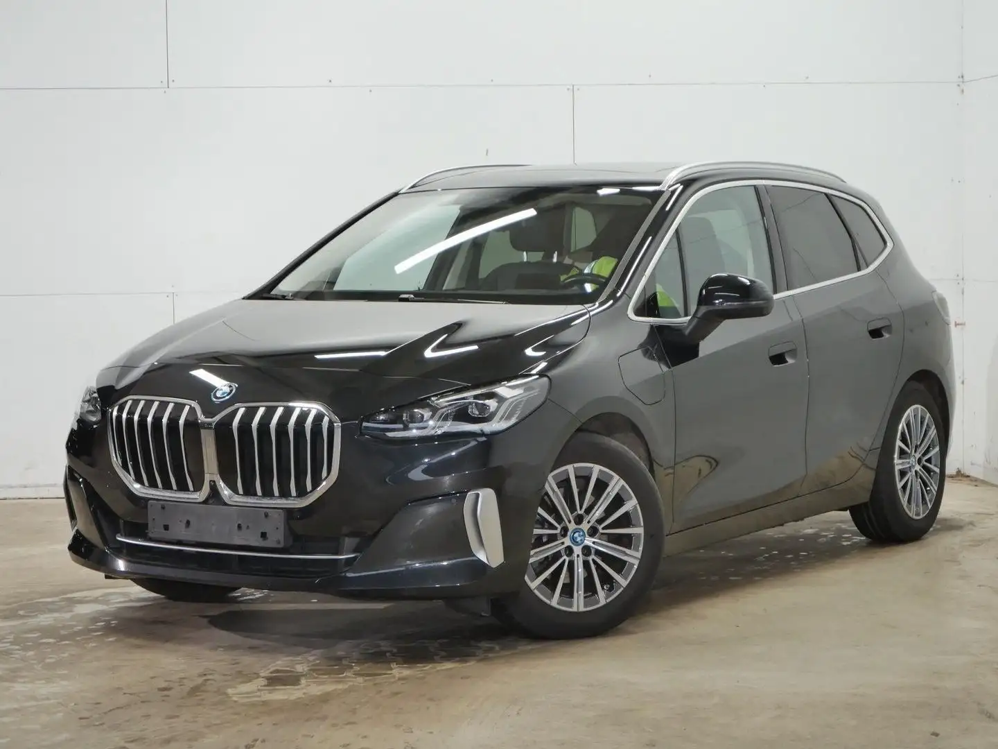 BMW 225 225xe AT Luxury Line AHK 360° HUD DA PANO Memory Schwarz - 2